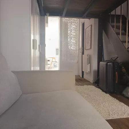 Paris, Neuilly Pres Des Champs-elysees بيت ضيافة
