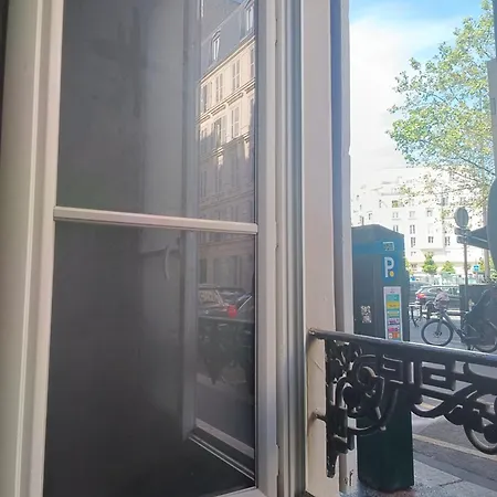Gasthuis Paris, Neuilly Pres Des Champs-elysees
